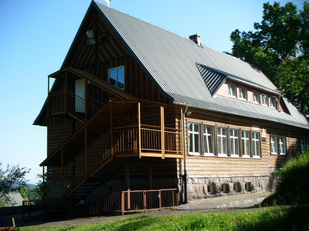 Хостел Szkolne Schronisko Mlodziezowe Zloty Widok Пєховіце Екстер'єр фото
