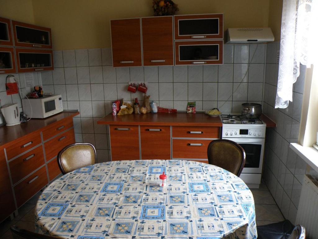 Хостел Szkolne Schronisko Mlodziezowe Zloty Widok Пєховіце Екстер'єр фото